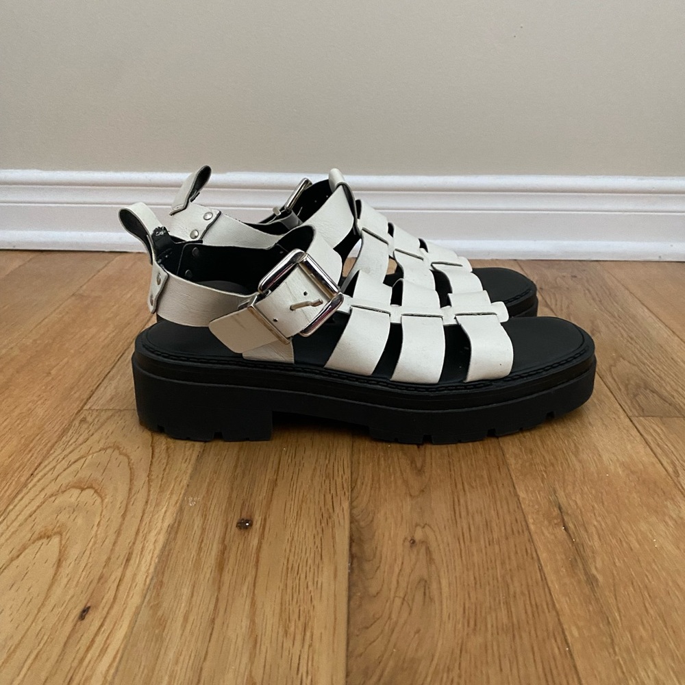 L’INTERVALLE Leather Platform Sandals